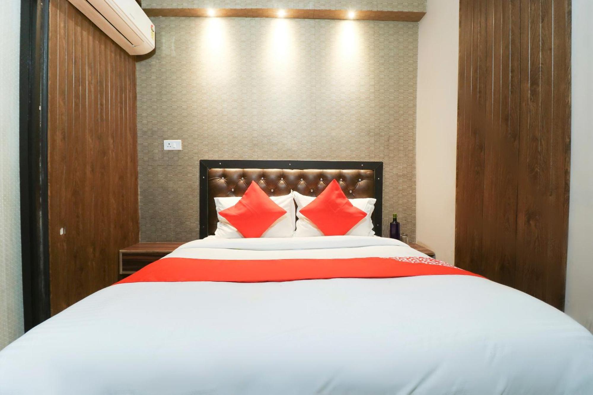 Hotel O Shiv Ganga Varanasi